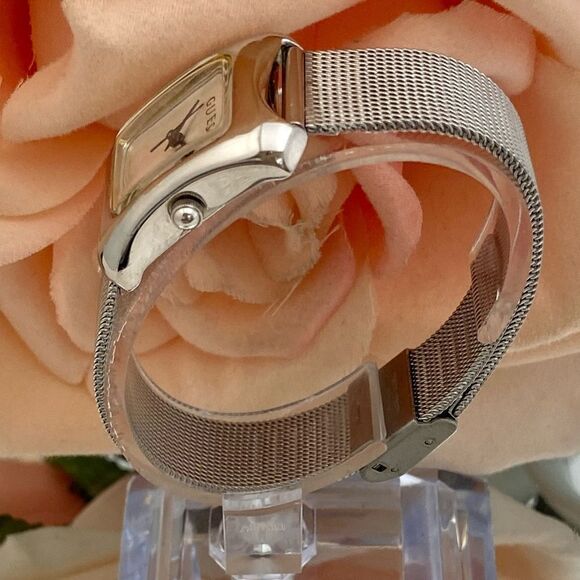 Vintage 1995 Guess Ladies Watch with Adjustable Mesh Band - Picture 5 of 14